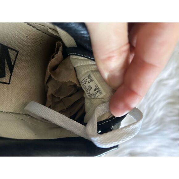 Vans Women's or men’s  Black and White Trainers unisex men’s 7 women’s 8.5 - Picture 5 of 7